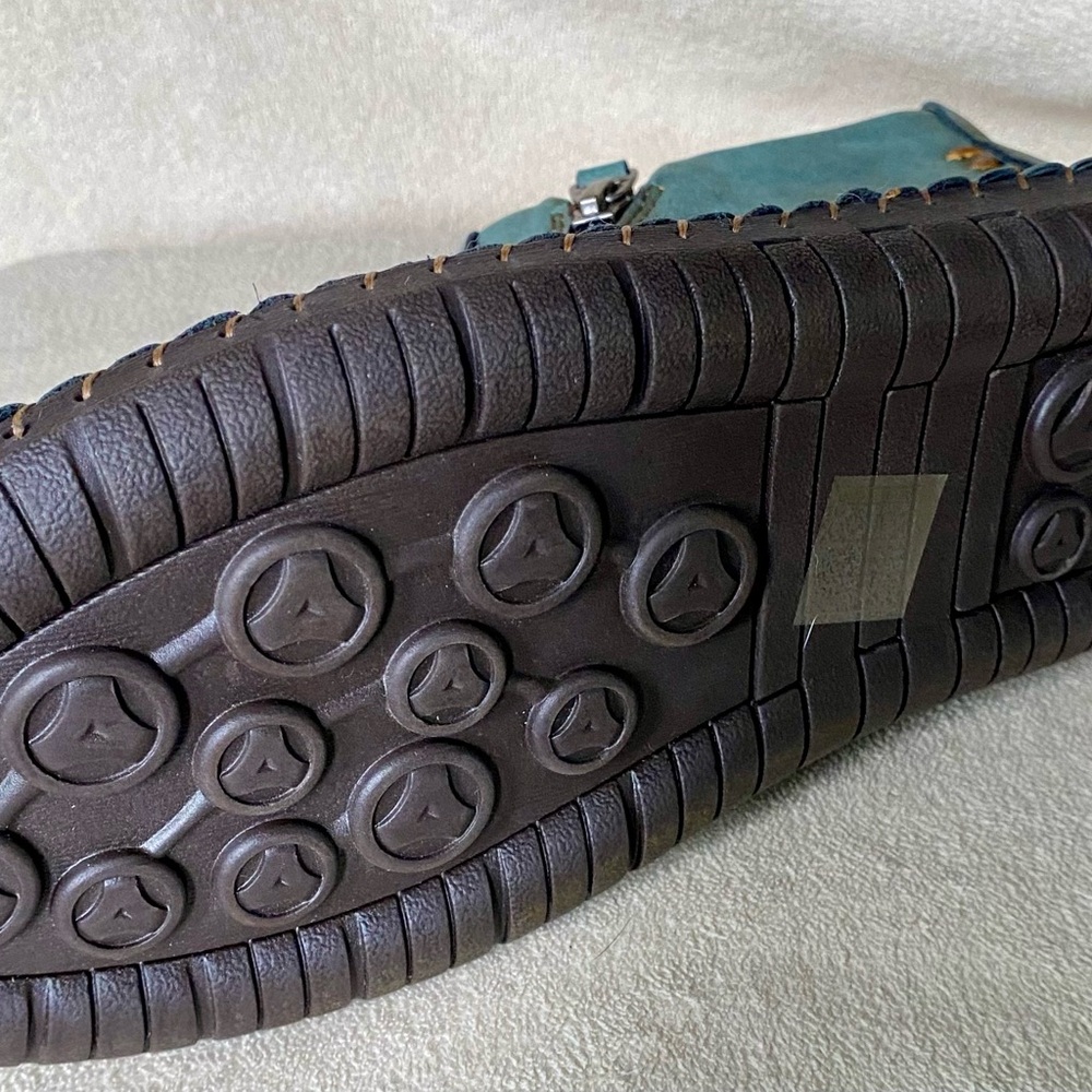 Men's or women’s Green Leather Boots size 8 men’s or 9 woman’s. - Picture 3 of 5